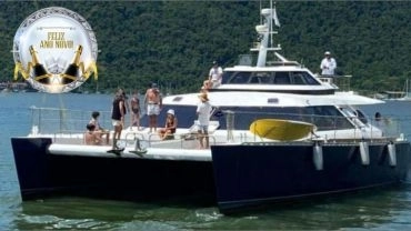 Réveillon em um Belo Catamarã em Ilhabela para 50 pessoas